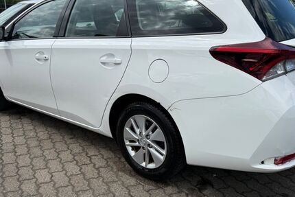 Toyota Auris 310.653 km 5.999 &euro; Hanau 63452