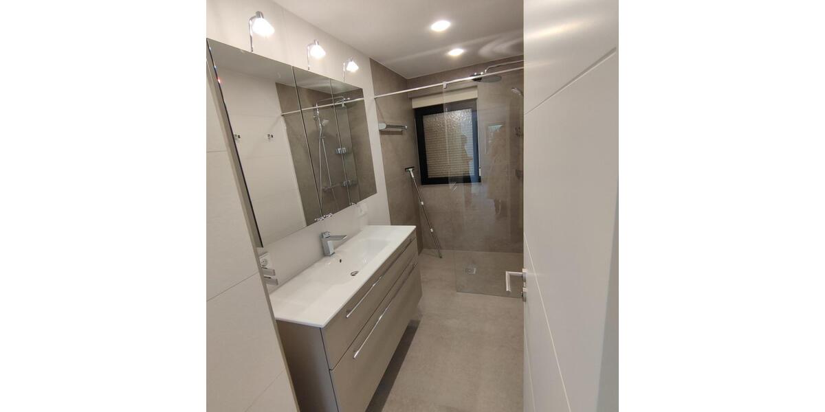 Sanierte 3-Zimmer Wohnung mit Terrasse zimmer