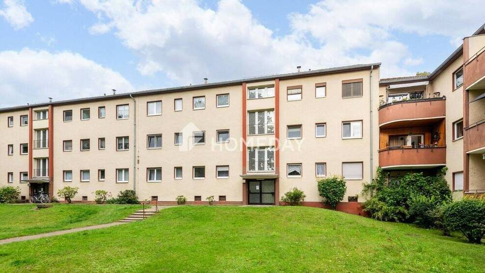 Bezugsfreie und gepflegte 3-Zimmer-Wohnung mit Loggia in ruhiger Lage