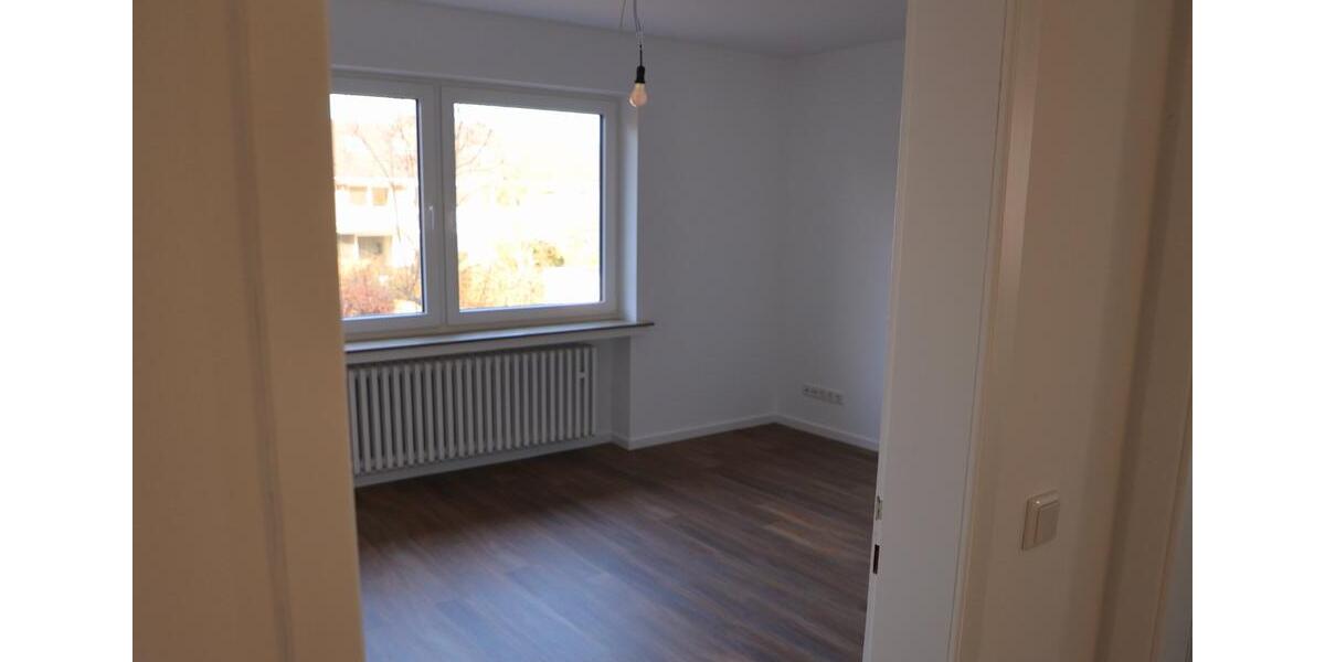 Etagenwohnung Neuss Augustinusviertel - 4 Zimmer, 123 m&sup2;, 1.700&euro; | Angebot:24864864