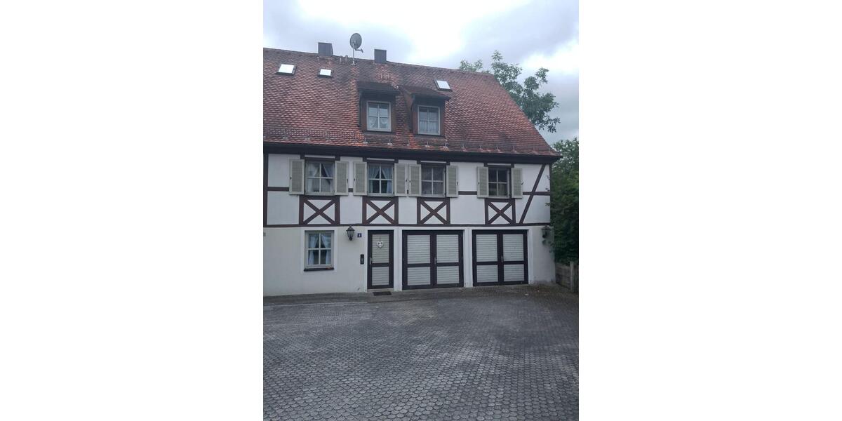 Dachgeschoßwohnung Ebermannstadt - 4 Zimmer, 123 m&sup2;, 950&euro; | Angebot:24354153