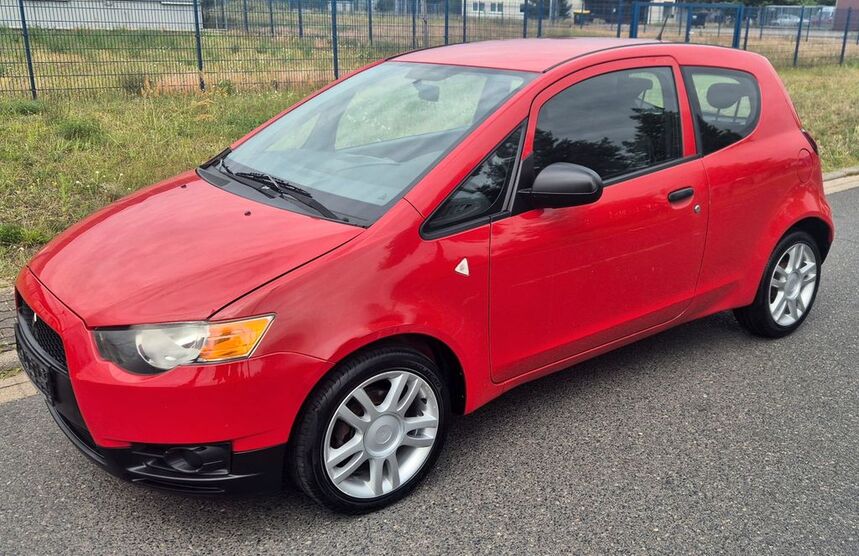 Mitsubishi Colt 189.000 km 1.750 € Löwenberger Land OT Teschendorf 16775