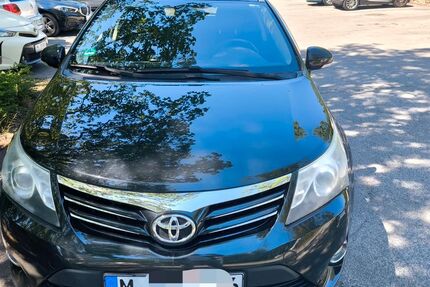 Toyota Avensis 205.836 km 7.900 &euro; München 81735