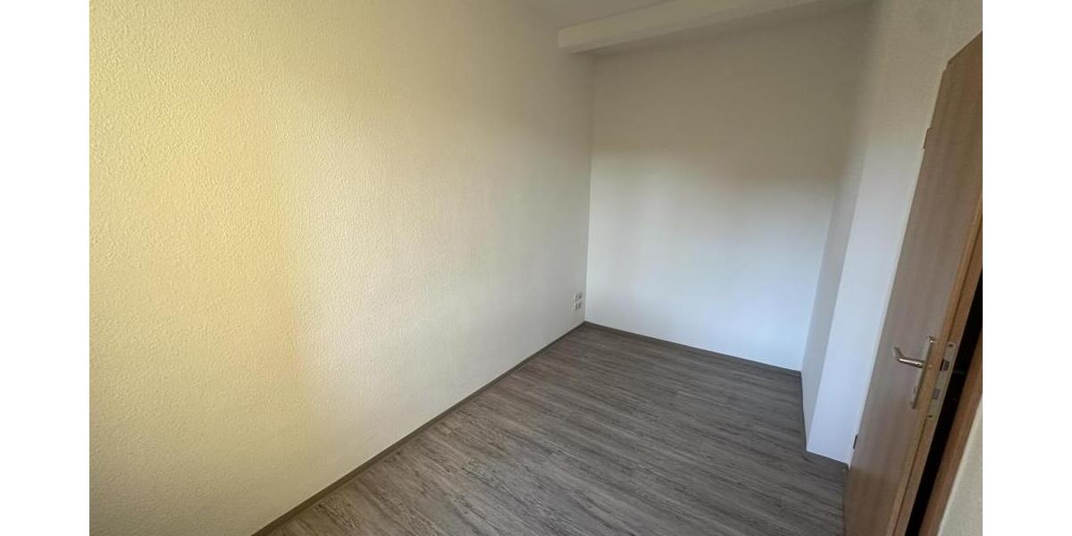 Familien willkommen! 4 R.-Wohnung mit West-Balkon, Wanne, Dusche und Hausgarten in Gera-Debschwitz! - Etagenwohnung Gera Debschwitz | Angebot:26876557