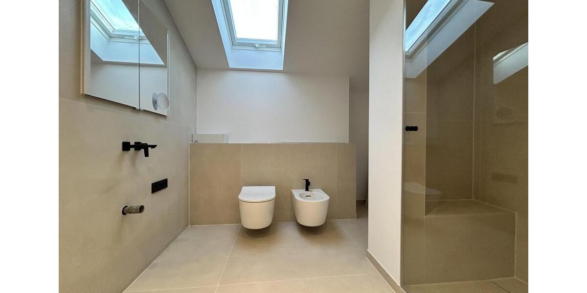 Etagenwohnung Riedering - 4.5 Zimmer, 160 m&sup2;, 2.000&euro; | Angebot:25589123