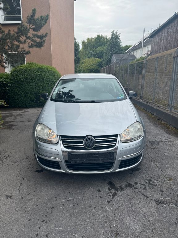 VW Jetta 148.300 km 3.800 € Menden (Sauerland) 58708