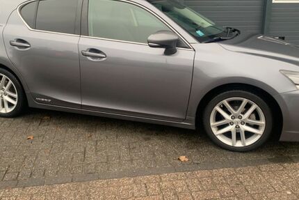 Lexus CT 200h 320.000 km 8.999 &euro; BORNE 7622A