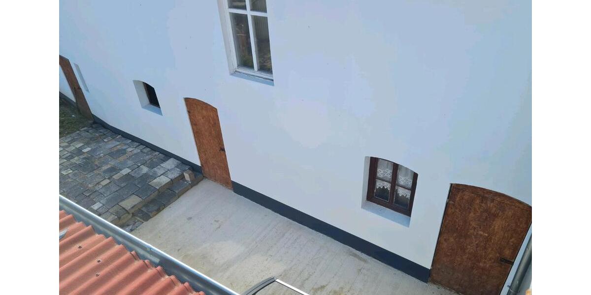 Reihenhaus Allstedt - 7 Zimmer, 140 m&sup2;, 70.000&euro; | Angebot:25909095