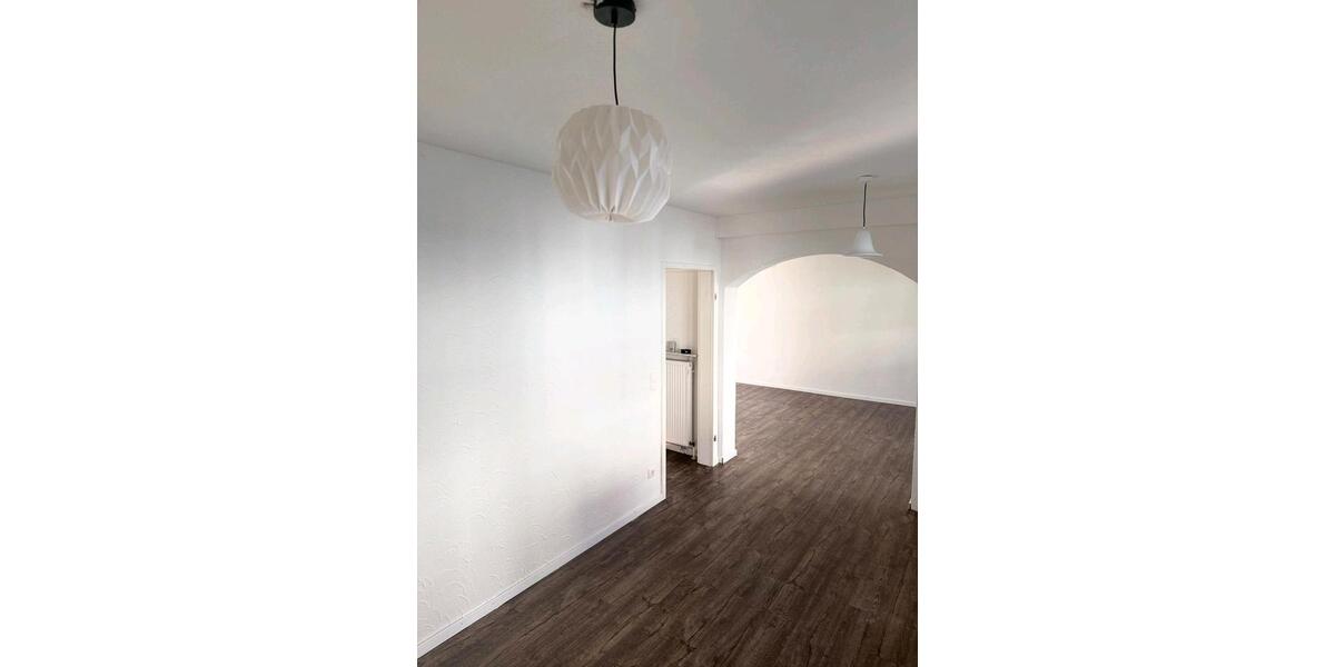 Etagenwohnung Bad Homburg vor der Höhe Gonzenheim - 3 Zimmer, 92 m&sup2;, 1.600&euro; | Angebot:26049653
