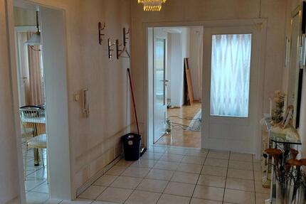 komfortable helle 3-4 Zimmerwohnung mit Küche 115 qm zimmer