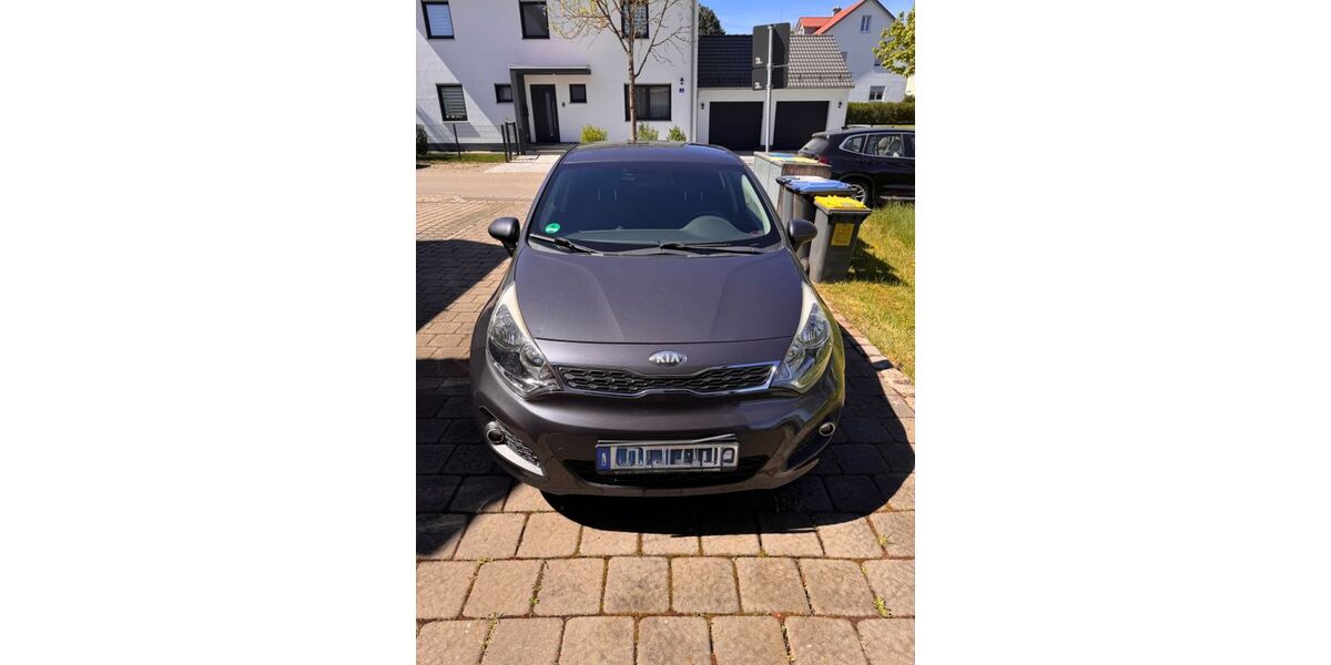 Kia Rio 76.550 km 5.400 &euro; Erdweg 85253