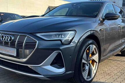 Audi e-tron 38.364 km 31.950 &euro; Hamburg 22047