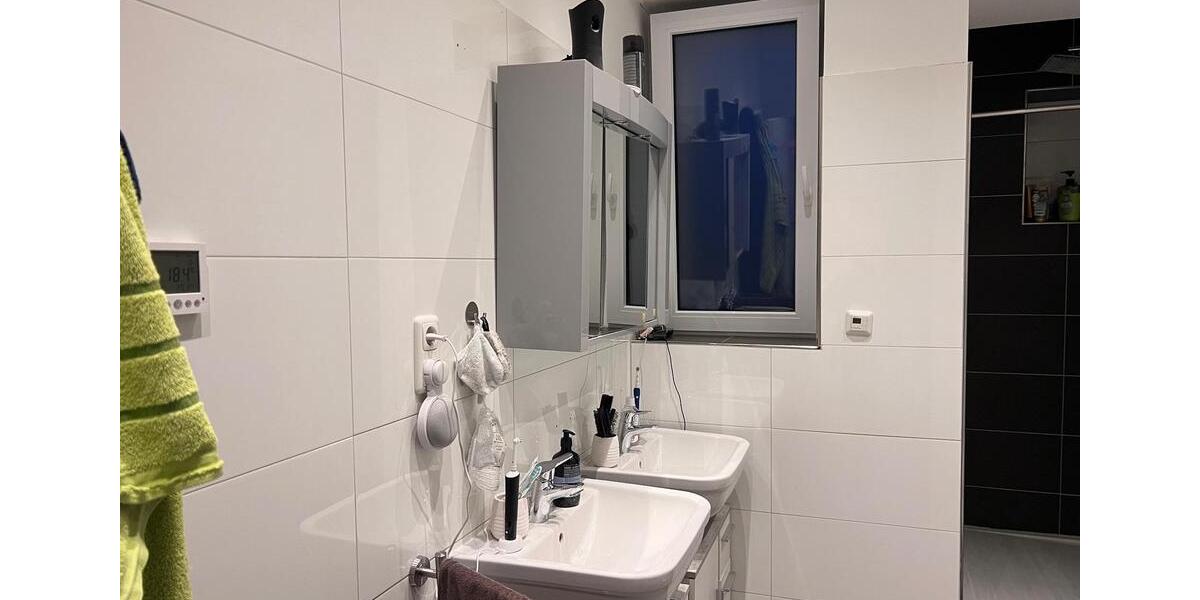 Etagenwohnung Hattingen - 5 Zimmer, 125 m&sup2;, 1.250&euro; | Angebot:24344944