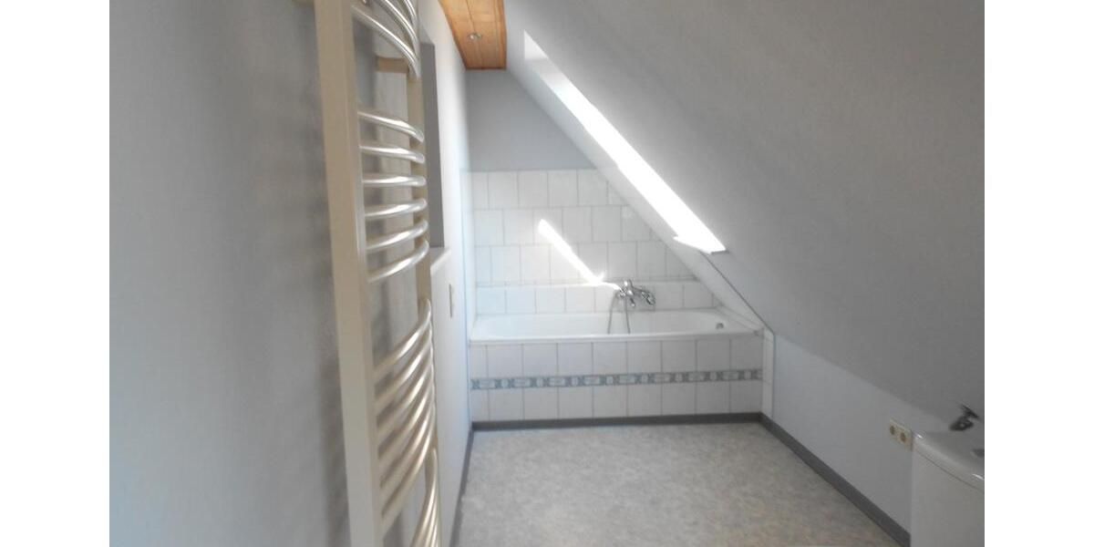 Dachgeschoßwohnung Perleberg - 2 Zimmer, 80 m&sup2;, 510&euro; | Angebot:25980902