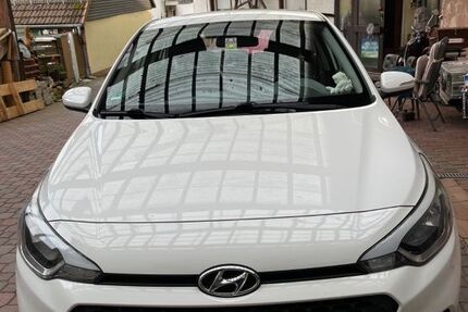 Hyundai i20 88.000 km 7.500 &euro; Otzberg 64853