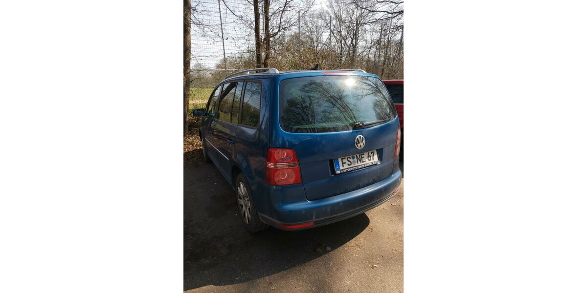 VW Touran 282.600 km 2.999 &euro; München 81927