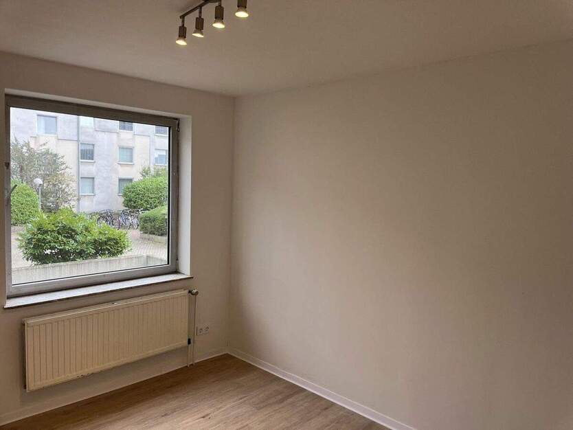 Exklusiv und NUR für StudentenAzubis. Komplett möbliert ink. TVKüche 1 zimmer