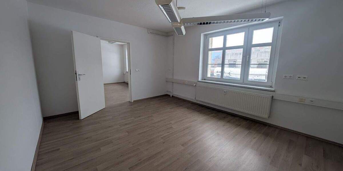 Gewerbeobjekt Bitterfeld-Wolfen Bitterfeld - 4 Zimmer, 75 m&sup2;, 630&euro; | Angebot:25748404