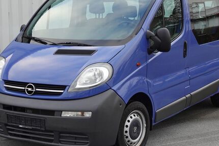 Opel Vivaro 148.000 km 8.499 &euro; Weidenberg 95466