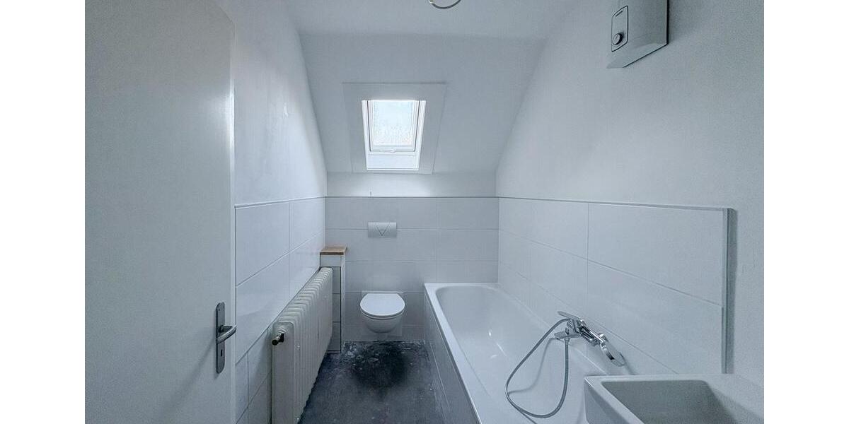 Dachgeschoßwohnung Morsbach - 4 Zimmer, 155 m&sup2;, 950&euro; | Angebot:23181341