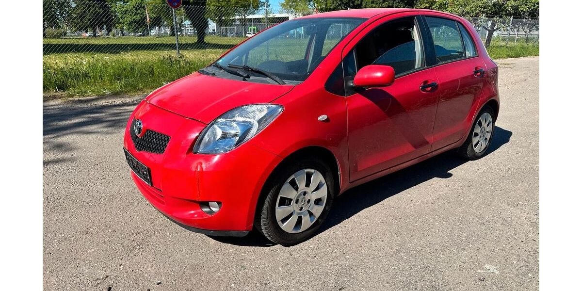 Toyota Yaris 167.000 km 3.000 &euro; Freiburg im Breisgau 79108