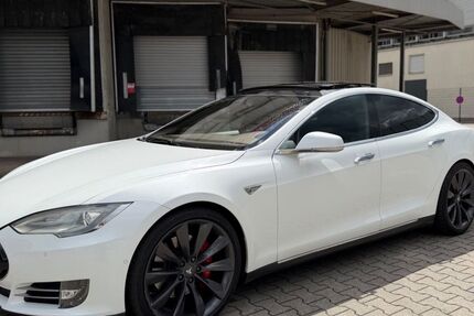 Tesla Model S 160.000 km 22.990 &euro; Frankfurt am Main 65933