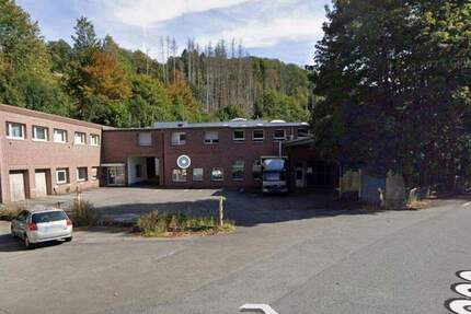 Ehemalige Fabrik - Produktions- oder Entwicklungsobjekt an der B229 in Lüdenscheid zimmer