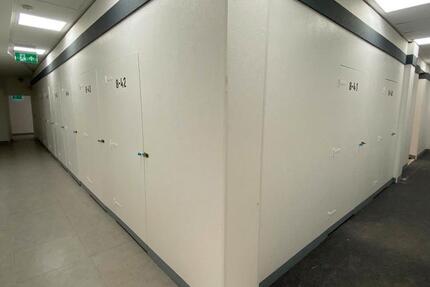 Lagerraum Selfstorage Halle Warenlager Lager Umzug Lagerbox x zimmer