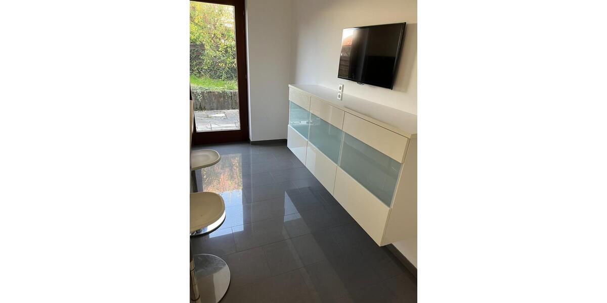 Erdgeschoßwohnung Neckartenzlingen - 5 Zimmer, 168 m&sup2;, 1.950&euro; | Angebot:25721130