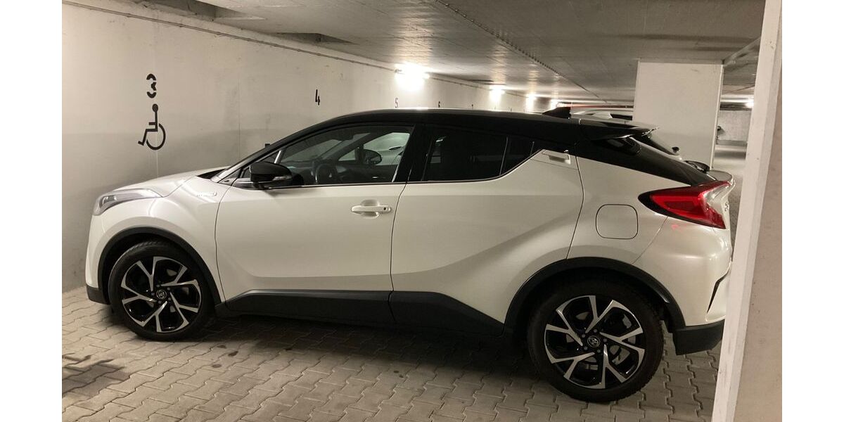 Toyota C-HR 146.000 km 15.000 &euro; München 81827