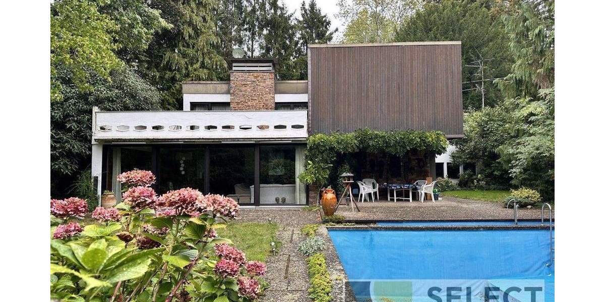 Wohnhaus mit Schwimmbad und Garage in außergewöhnlicher exklusiver Wohnlage auf dem Scheidter Berg 6 zimmer