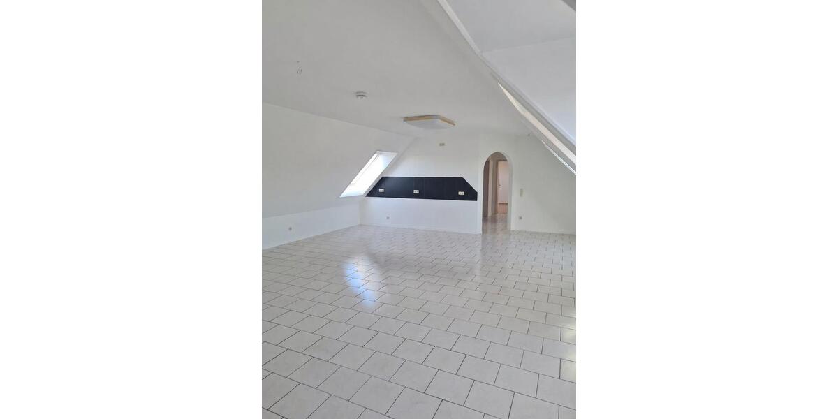 Dachgeschoßwohnung Delitzsch - 3 Zimmer, 117 m&sup2;, 942&euro; | Angebot:24864314