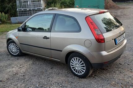 Ford Fiesta 85.000 km 850 &euro; Hessisch Lichtenau 37235
