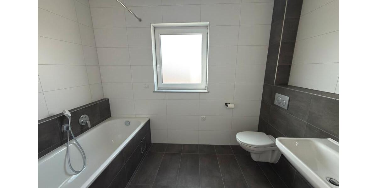 Reihenhaus Wiesbaden Mainz-Kastel - 5 Zimmer, 145 m&sup2;, 2.900&euro; | Angebot:25863167