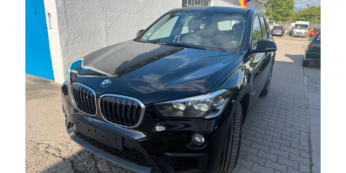 BMW X1 198.817 km 9.999 &euro; München 81737