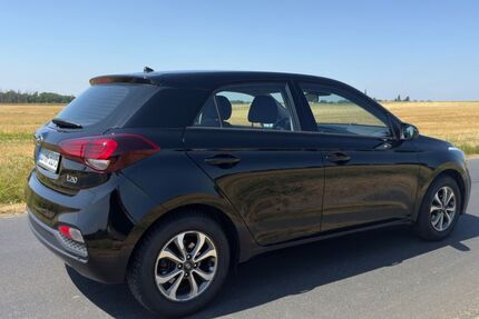 Hyundai i20 95.892 km 9.100 &euro; Neunkirchen Seelscheid 53819