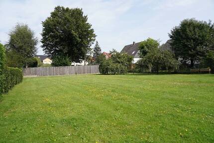 * Großzügiges Baugrundstück in LehrteHämelerwald * - ca. 779 m² Gebäude- u. Freifläche zimmer