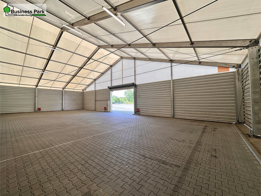 Halle mit ca. 300 m² im Business Park Brandenburg – ideal für Lager, Logistik oder Produktion