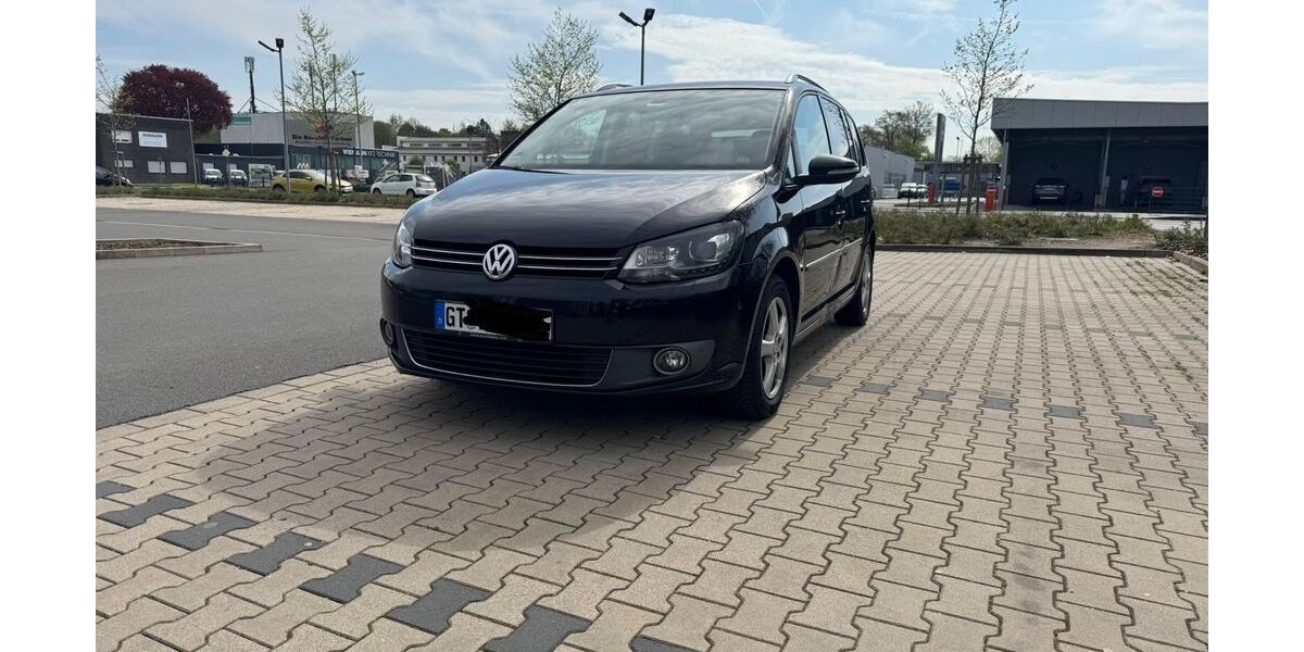 VW Touran 218.500 km 6.390 &euro; Gütersloh 33332