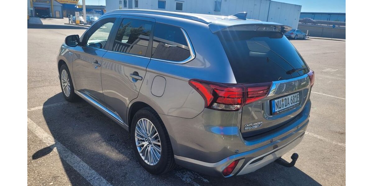 Mitsubishi Plug-in Hybrid Outlander 105.000 km 23.999 &euro; Neu Ulm 89231