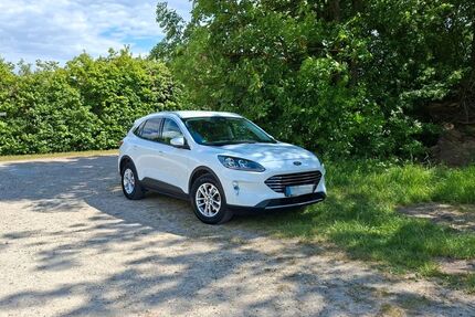 Ford Kuga 62.000 km 18.900 &euro; Pfatter 93102