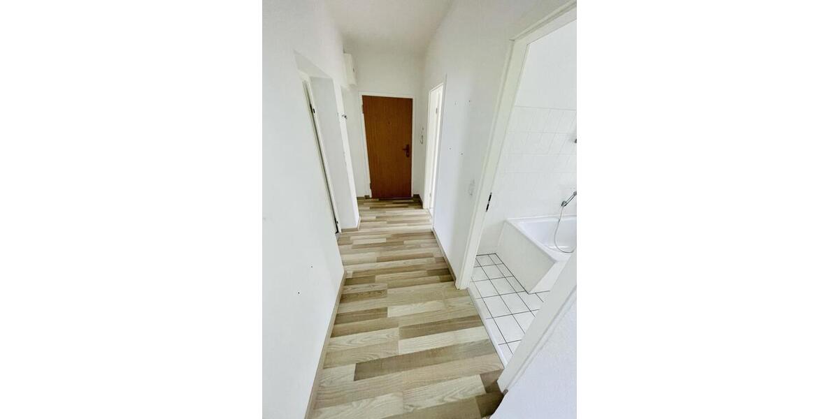 Gera-Langenberg! 4 Raum Whg. mit Balkon, Bad mit Wanne! Nähe AMAZON! - Etagenwohnung Gera Langenberg | Angebot:26882423