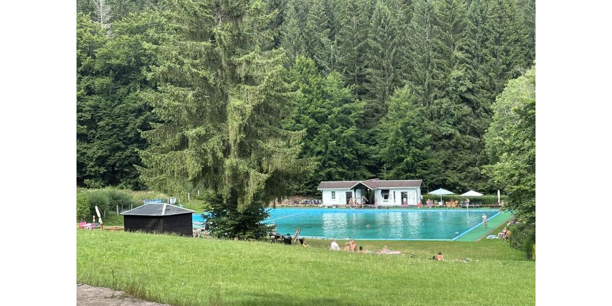 Provisionsfrei* Idyllisches kleines Hotel im Thüringer Wald sucht neuen Eigentümer - Angebotspreis für kurze Zeit! - Gewerbeobjekt Suhl Schmiedefeld am Rennsteig | Angebot:25642404