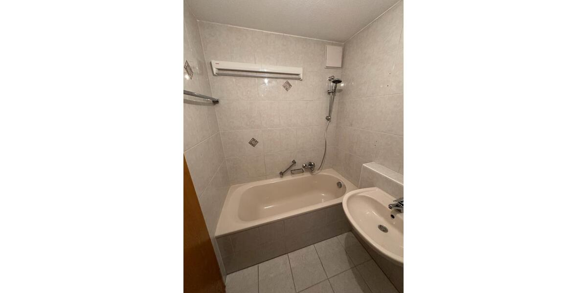 Etagenwohnung Rielasingen-Worblingen Worblingen - 3.5 Zimmer, 90 m&sup2;, 310.000&euro; | Angebot:26048611