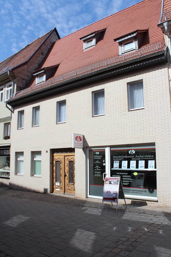 Aschersleben- Stadthaus vereint Wohnen und Gewerbe-teilsaniert-bereit für die nächste Etappe!