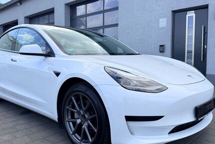 Tesla Model 3 101.900 km 22.950 &euro; Tünsdorf 66693