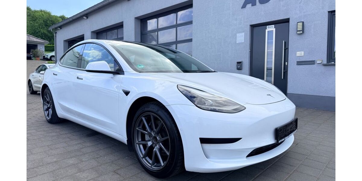Tesla Model 3 101.900 km 22.950 &euro; Tünsdorf 66693