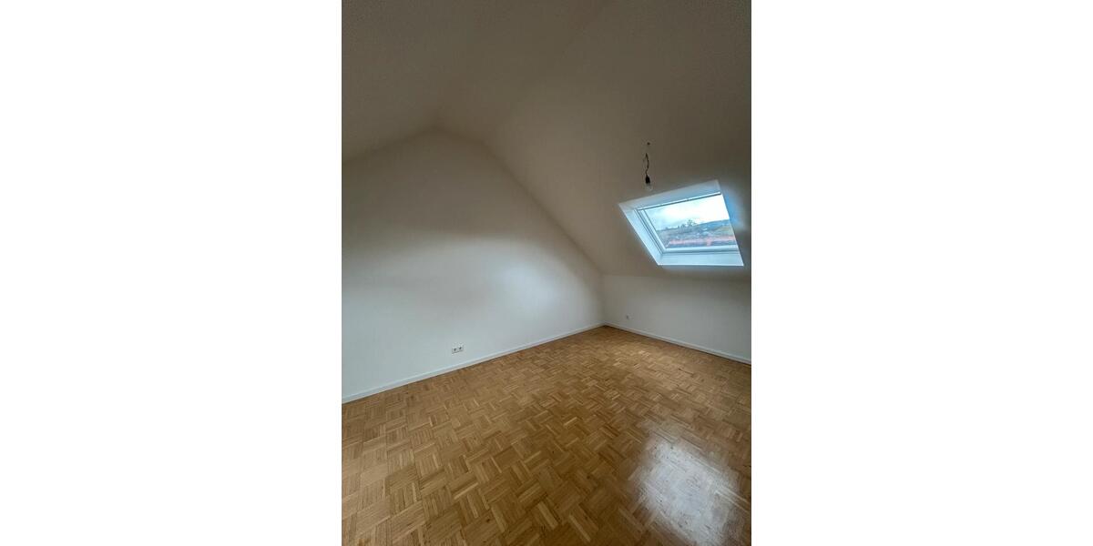 Dachgeschoßwohnung Remshalden - 1 Zimmer, 30 m&sup2;, 700&euro; | Angebot:25660044