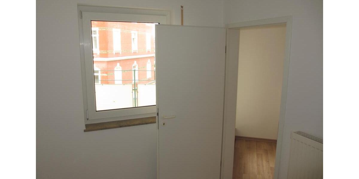 Etagenwohnung Plauen Bahnhofsvorstadt - 2 Zimmer, 72 m&sup2;, 360&euro; | Angebot:26548295
