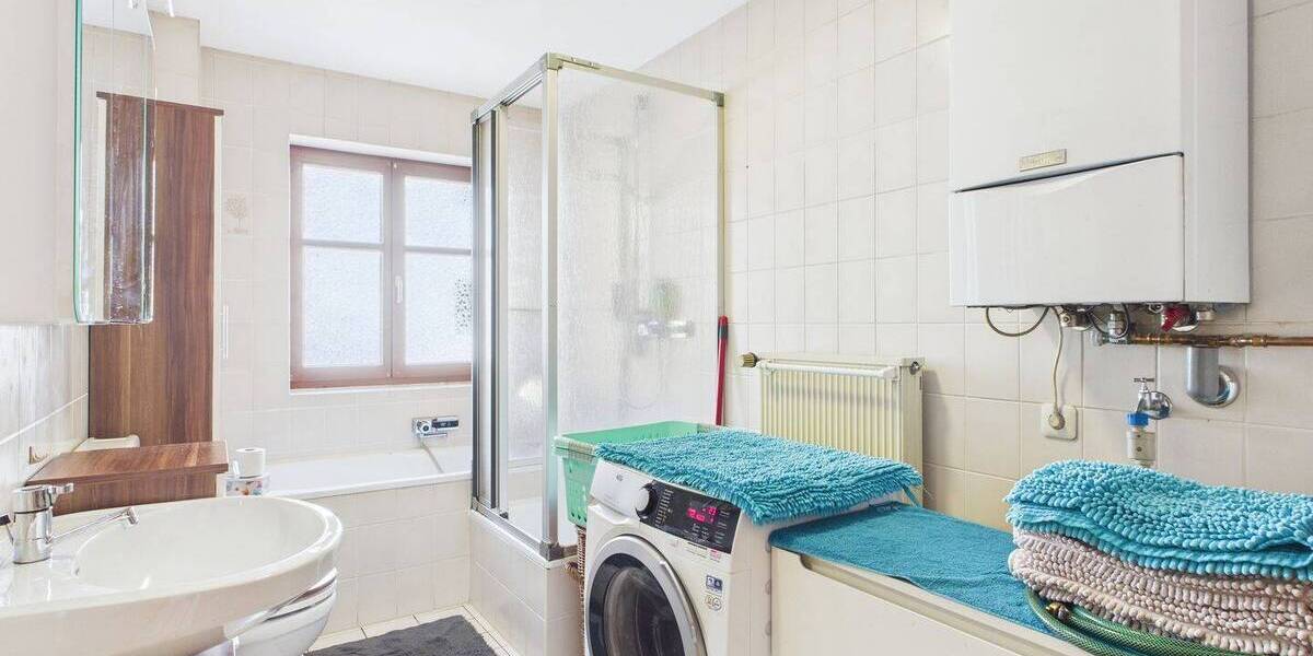 Mehrfamilienhaus, Wohnhaus Roth - 9 Zimmer, 211 m&sup2;, 595.000&euro; | Angebot:26805639